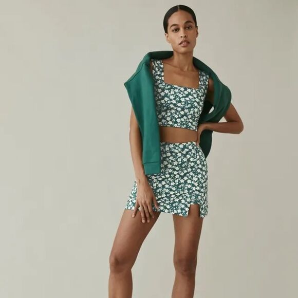 NWT Reformation Nina Ecomove Active Skirt in Cilantro - Picture 2 of 5